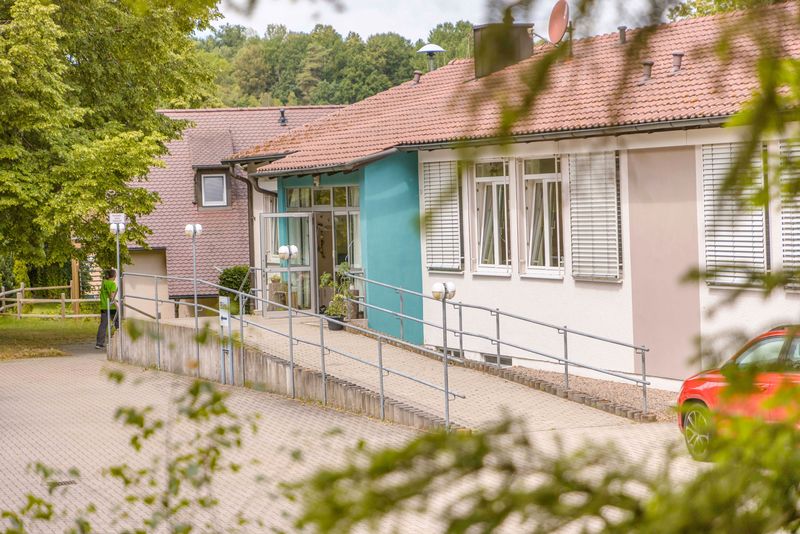 Dr-loew-einrichtung-glaubendorf-27